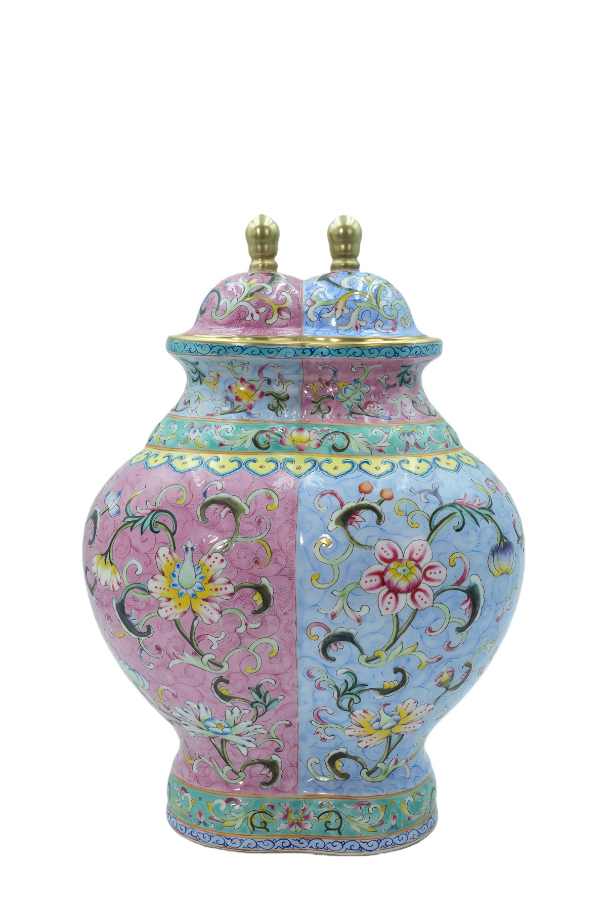 珐琅彩缠枝花卉纹双耳瓶